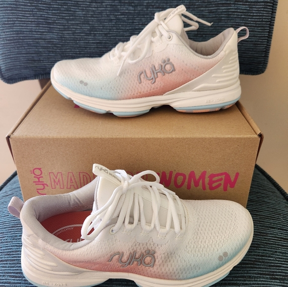 Women's Ryka, Devotion Plus 4 Walking Shoe - Picture 7 of 10